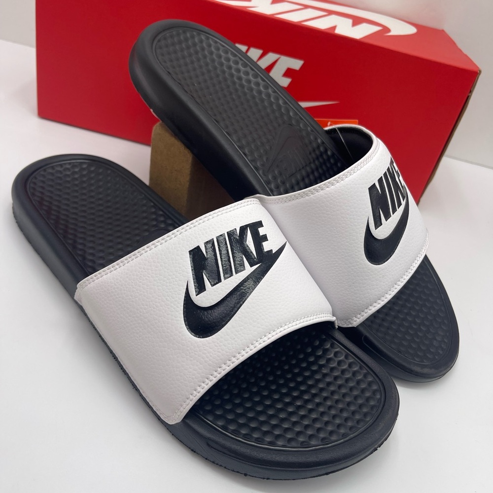 Nike Benassi JDI
Men's Slides Black and White Slides - Picture 6 of 16
